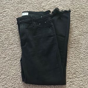 Like new Abercrombie “the super skinny ankle high rise” in 29/8 xs in length